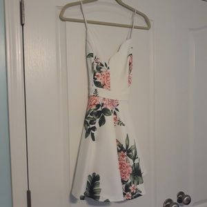NWT Trac Floral Scalloped Dress